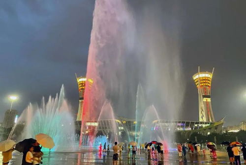 人民廣場(chǎng)噴泉維修公告,兩月后見